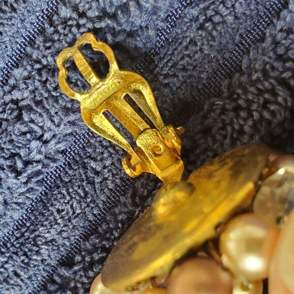 Vintage Clip Earrings Cluster Faceted Beads & Faux Pearl Grannycore Mid Century - Picture 7 of 12